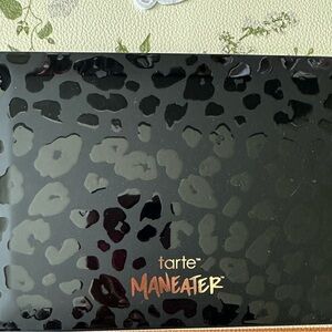 Never used *LIMITED EDITION* Tarte Maneater After Dark Eyeshadow Palette